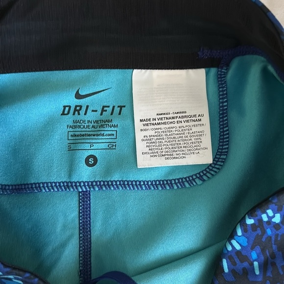 Nike Dri-Fit Blue Printed Athletic Workout Crop Leggings - Picture 5 of 5